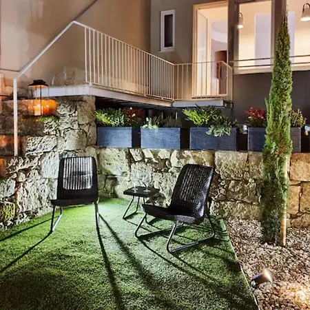 Unique With A Gorgeous Garden شقة *