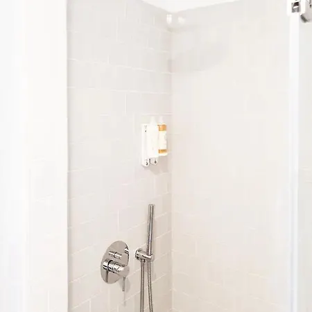 Unique With A Gorgeous Garden