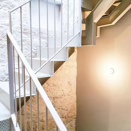 Unique With A Gorgeous Garden بورتو