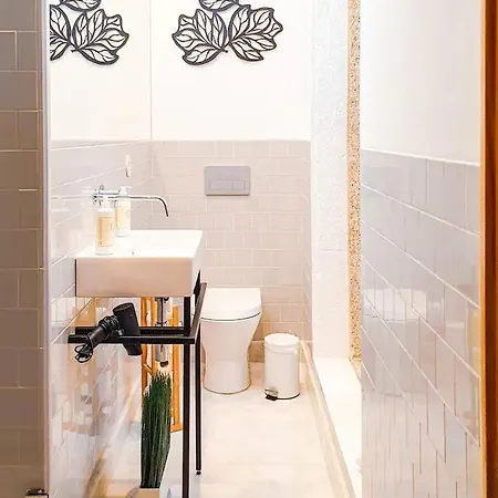 شقة Unique With A Gorgeous Garden