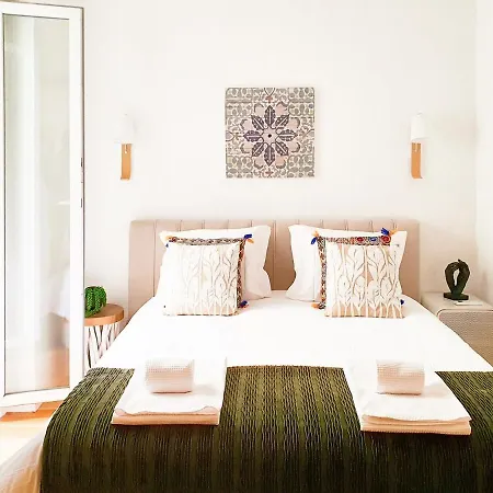 Unique With A Gorgeous Garden Apartamento