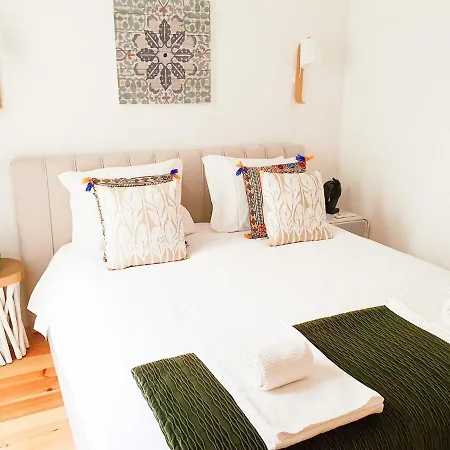 Unique With A Gorgeous Garden Apartment *