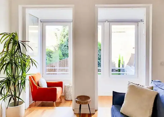 Unique With A Gorgeous Garden