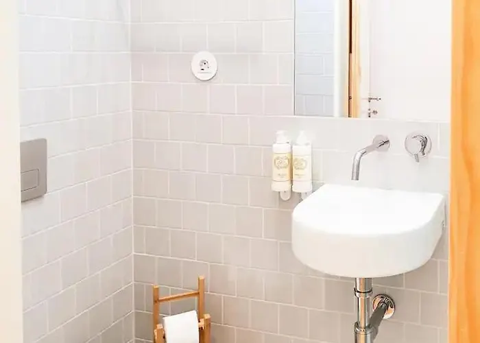 Unique With A Gorgeous Garden * Порту