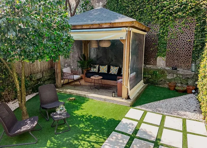 Unique With A Gorgeous Garden *