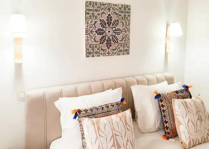 Unique With A Gorgeous Garden Daire Porto