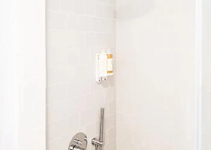 Unique With A Gorgeous Garden